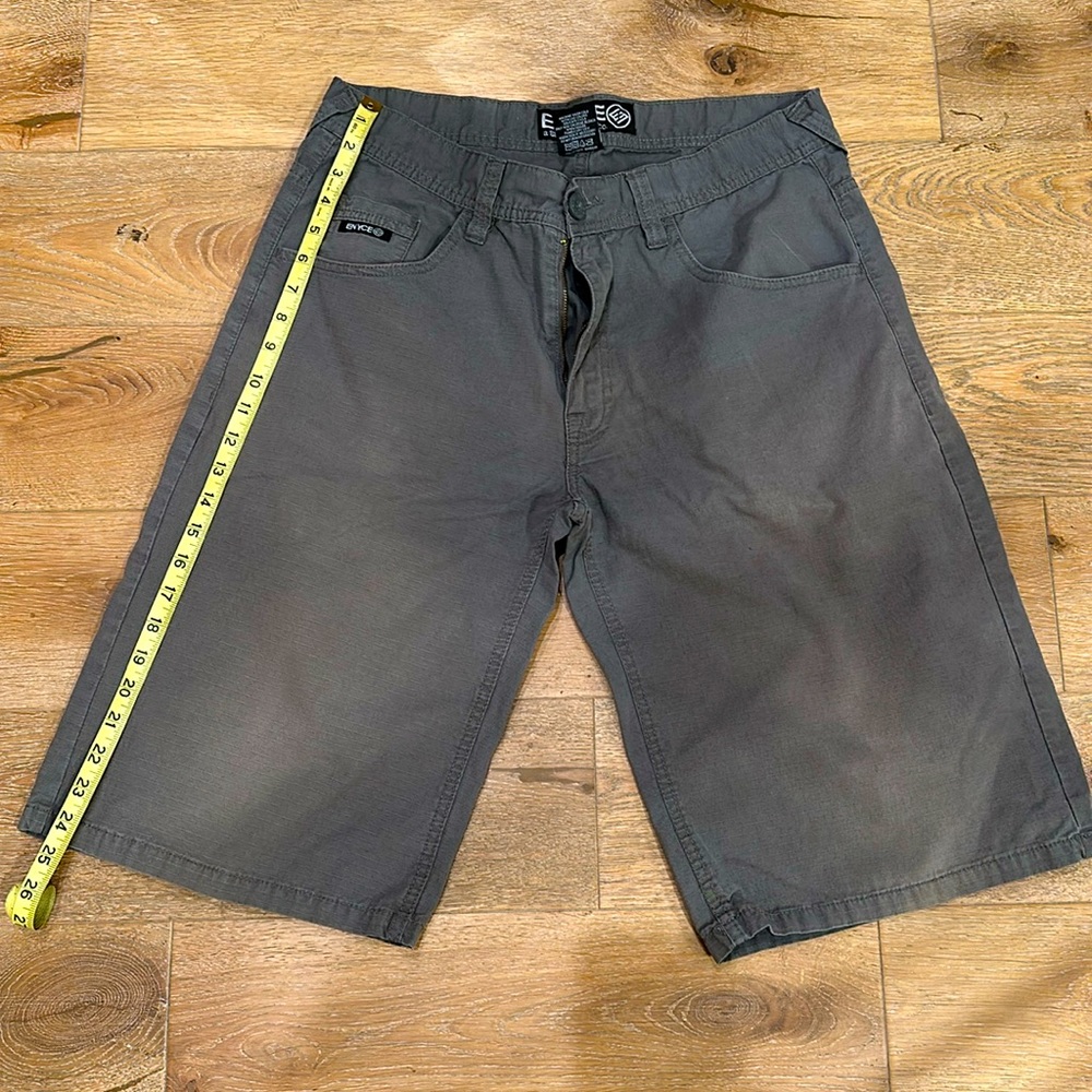 Enyce gray 5 pocket shorts sz 34 in EUC!